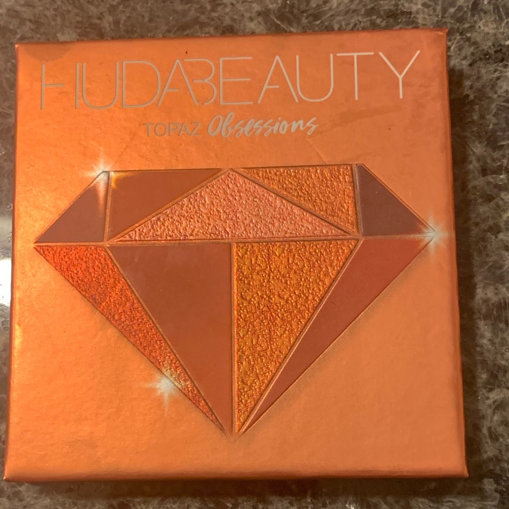 HUDA Beauty Topaz Obsessions Eye Palette